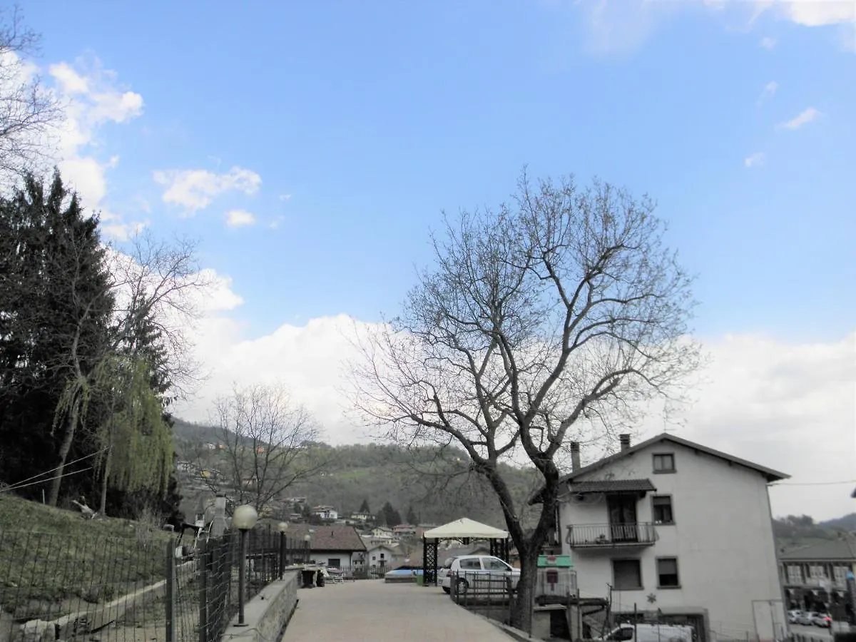 Da Marino - Bed & Breakfast Sant'Omobono Imagna 0*,  Itália