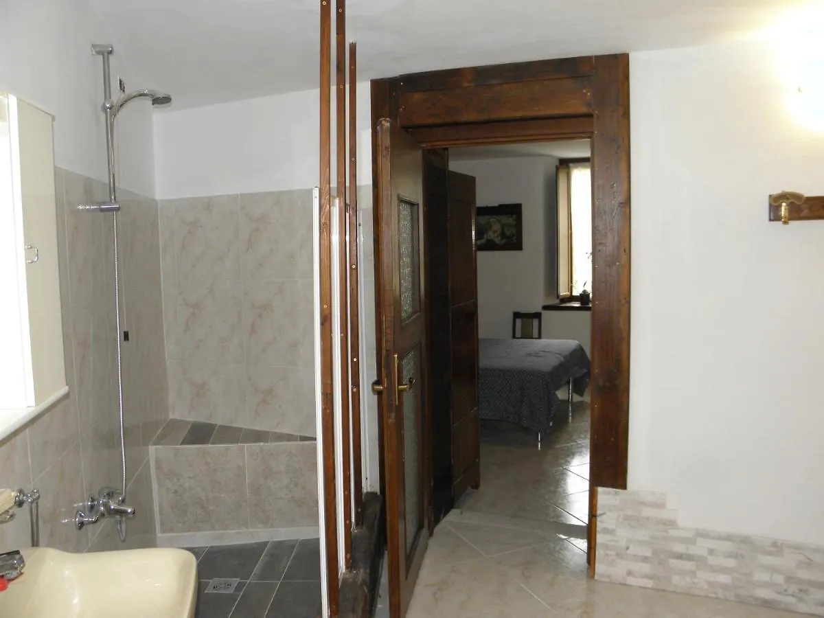 Da Marino - Bed & Breakfast Sant'Omobono Imagna 0*,  Itália