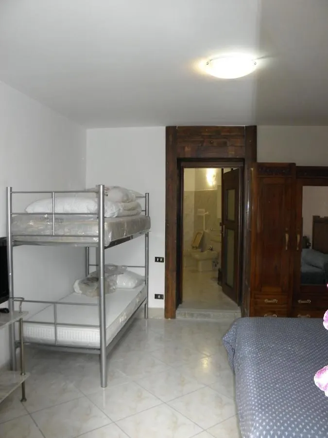 Da Marino - Bed & Breakfast Sant'Omobono Imagna 0*,